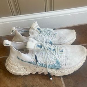 Men’s 10.5 Nike Space Hippie 01 Sneakers